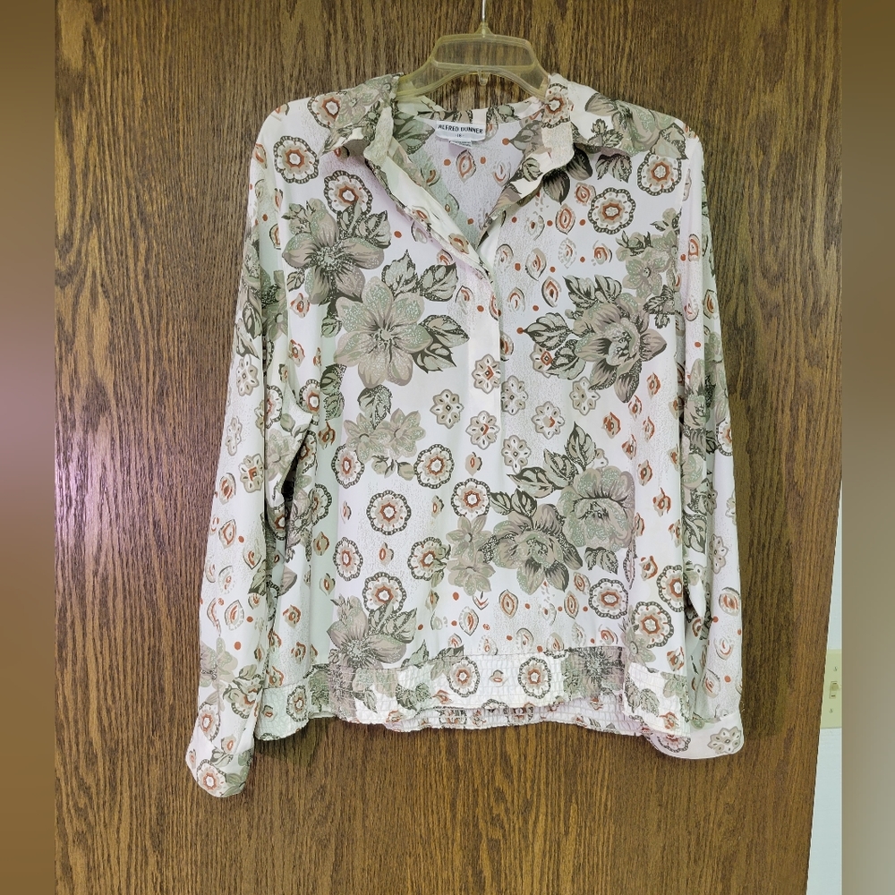 Alfred Dunner Size 16 green and white top blouse